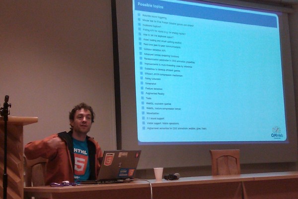 François Daoust edits the list of topics under discussion